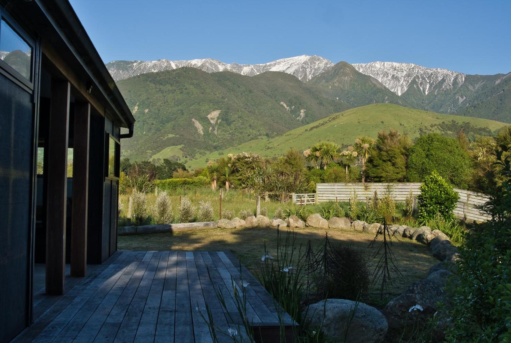 Kanuka Terrace - The Little Black House Hapuku Экстерьер фото